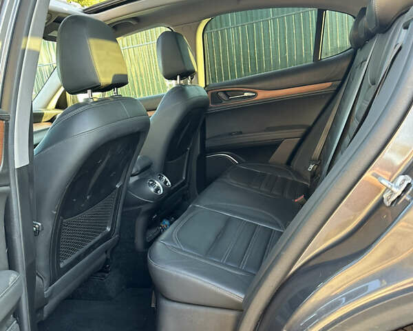 Альфа Ромео Стелвио 2018 в Киеве на Automoto.ua Серый Альфа Ромео Стелвио, объемом двигателя 2 л и пробегом 60 тыс. км за 22000 $, фото 4 на Automoto.ua