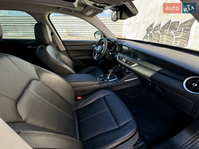 Серый Альфа Ромео Стелвио, объемом двигателя 2 л и пробегом 87 тыс. км за 21300 $, фото 35 на Automoto.ua