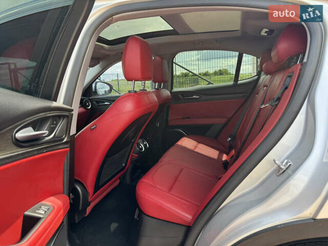 Серый Альфа Ромео Стелвио, объемом двигателя 2 л и пробегом 155 тыс. км за 16900 $, фото 33 на Automoto.ua