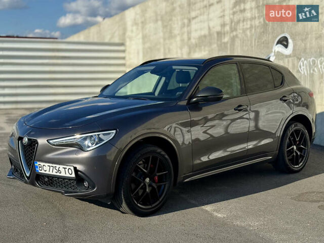 Серый Альфа Ромео Стелвио, объемом двигателя 2 л и пробегом 87 тыс. км за 21300 $, фото 17 на Automoto.ua