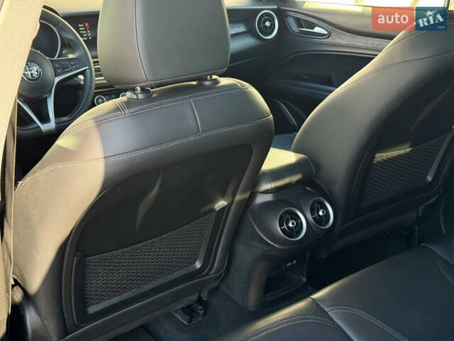 Серый Альфа Ромео Стелвио, объемом двигателя 2 л и пробегом 87 тыс. км за 21300 $, фото 40 на Automoto.ua