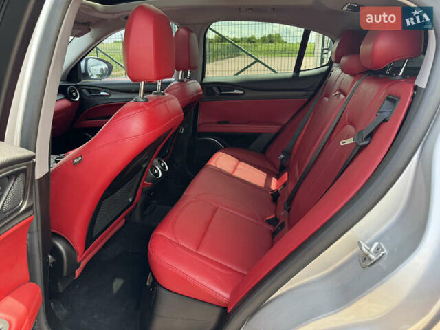 Серый Альфа Ромео Стелвио, объемом двигателя 2 л и пробегом 155 тыс. км за 16900 $, фото 32 на Automoto.ua