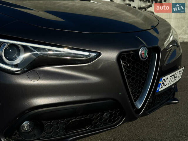 Серый Альфа Ромео Стелвио, объемом двигателя 2 л и пробегом 87 тыс. км за 21300 $, фото 3 на Automoto.ua