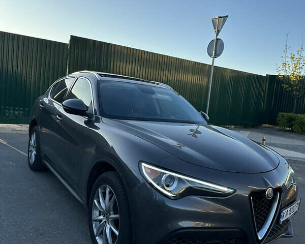 Альфа Ромео Стелвио 2018 в Киеве на Automoto.ua Серый Альфа Ромео Стелвио, объемом двигателя 2 л и пробегом 60 тыс. км за 22000 $, фото 7 на Automoto.ua