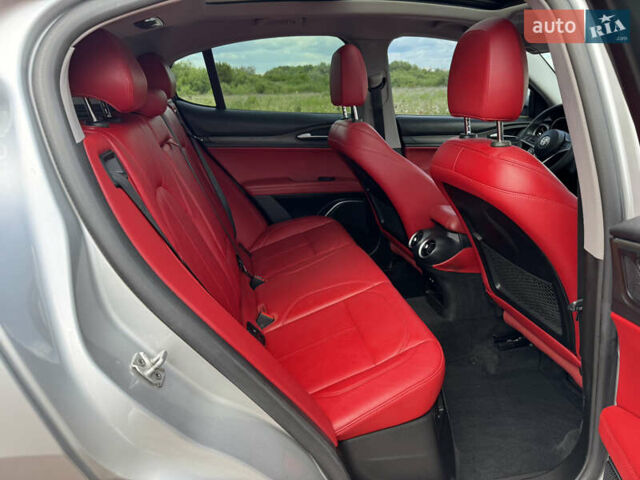 Серый Альфа Ромео Стелвио, объемом двигателя 2 л и пробегом 155 тыс. км за 16900 $, фото 40 на Automoto.ua