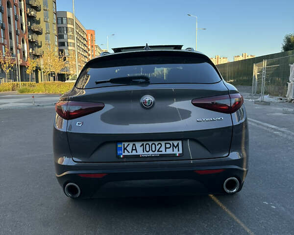 Альфа Ромео Стелвио 2018 в Киеве на Automoto.ua Серый Альфа Ромео Стелвио, объемом двигателя 2 л и пробегом 60 тыс. км за 22000 $, фото 9 на Automoto.ua