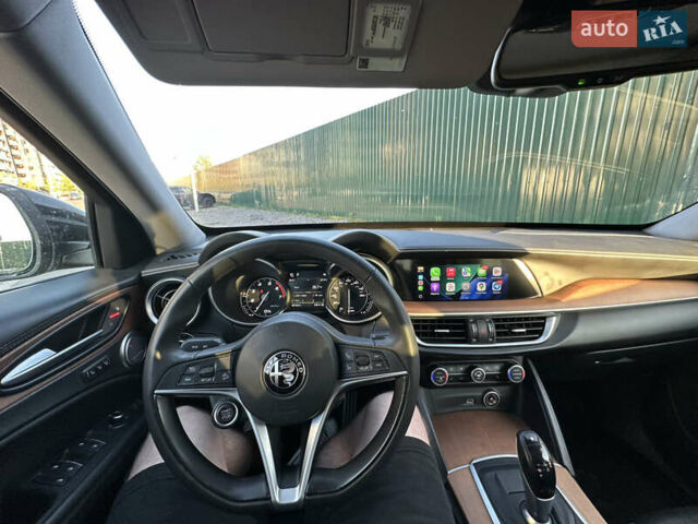 Альфа Ромео Стелвио 2018 в Киеве на Automoto.ua Серый Альфа Ромео Стелвио, объемом двигателя 2 л и пробегом 60 тыс. км за 22000 $, фото 14 на Automoto.ua