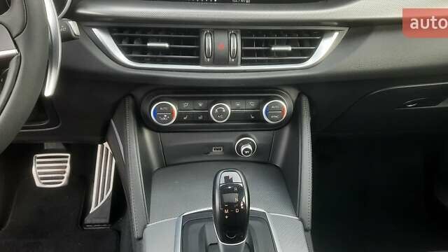 Серый Альфа Ромео Стелвио, объемом двигателя 2 л и пробегом 84 тыс. км за 17500 $, фото 44 на Automoto.ua