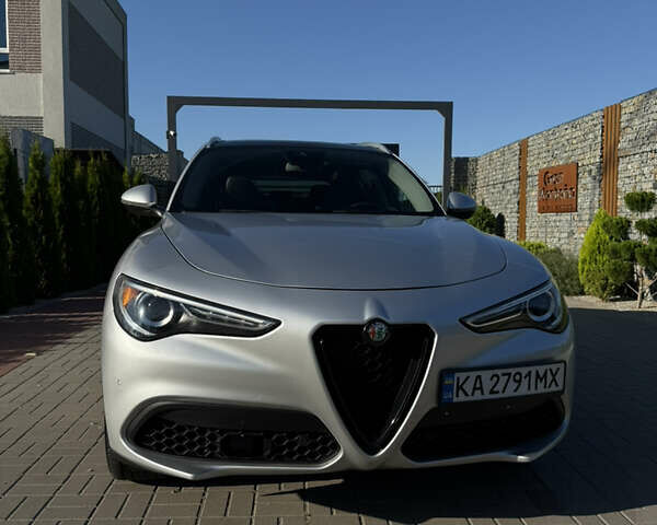 Серый Альфа Ромео Стелвио, объемом двигателя 2 л и пробегом 198 тыс. км за 17500 $, фото 1 на Automoto.ua
