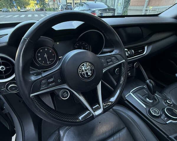 Серый Альфа Ромео Стелвио, объемом двигателя 2 л и пробегом 198 тыс. км за 17500 $, фото 10 на Automoto.ua