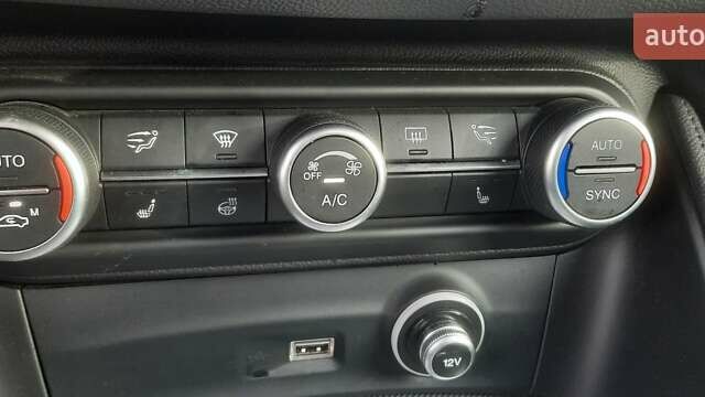 Серый Альфа Ромео Стелвио, объемом двигателя 2 л и пробегом 84 тыс. км за 17500 $, фото 45 на Automoto.ua