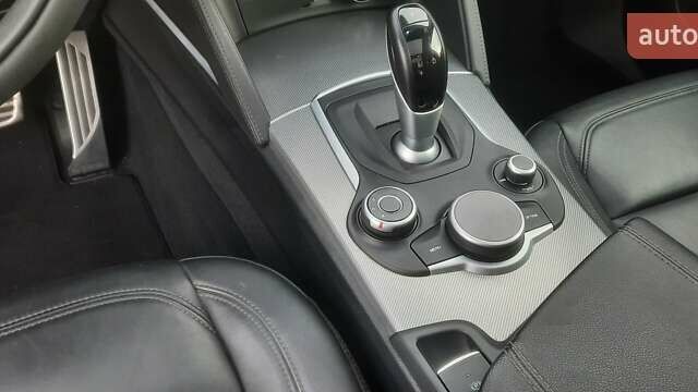 Серый Альфа Ромео Стелвио, объемом двигателя 2 л и пробегом 84 тыс. км за 17500 $, фото 46 на Automoto.ua