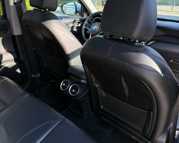 Серый Альфа Ромео Стелвио, объемом двигателя 2 л и пробегом 198 тыс. км за 17500 $, фото 4 на Automoto.ua