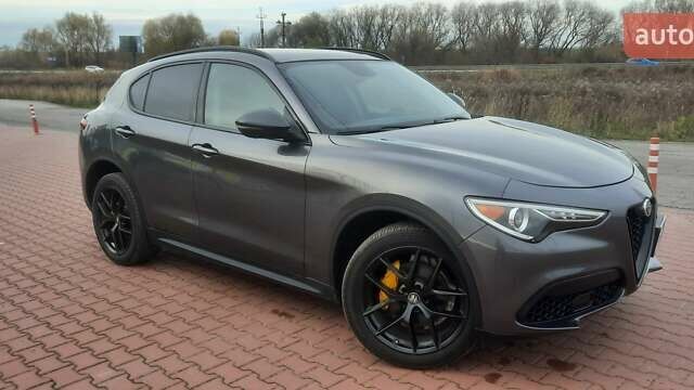 Серый Альфа Ромео Стелвио, объемом двигателя 2 л и пробегом 84 тыс. км за 17500 $, фото 6 на Automoto.ua