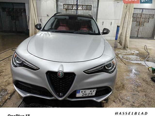 Сірий Альфа Ромео Стелвіо, об'ємом двигуна 2 л та пробігом 95 тис. км за 22800 $, фото 15 на Automoto.ua