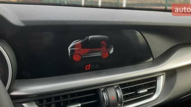 Серый Альфа Ромео Стелвио, объемом двигателя 2 л и пробегом 84 тыс. км за 17500 $, фото 41 на Automoto.ua