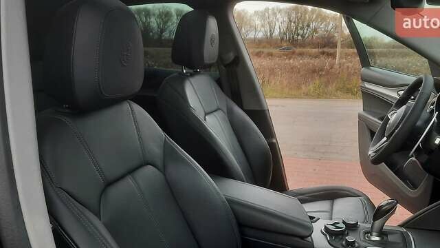 Серый Альфа Ромео Стелвио, объемом двигателя 2 л и пробегом 84 тыс. км за 17500 $, фото 28 на Automoto.ua