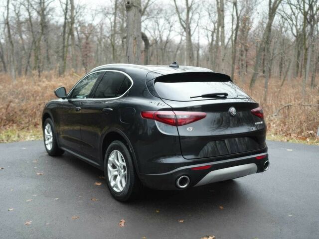 Серый Альфа Ромео Стелвио, объемом двигателя 2 л и пробегом 48 тыс. км за 12500 $, фото 4 на Automoto.ua