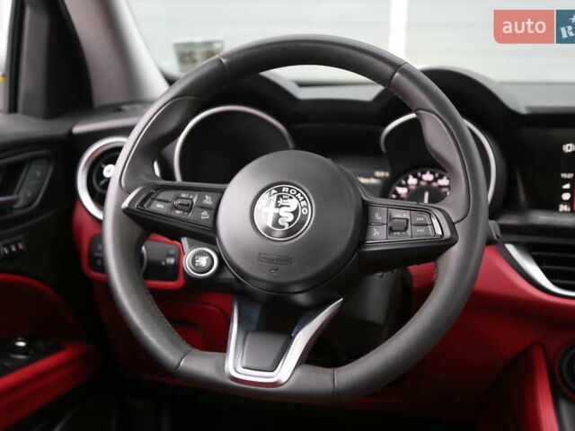 Серый Альфа Ромео Стелвио, объемом двигателя 2 л и пробегом 130 тыс. км за 22900 $, фото 15 на Automoto.ua