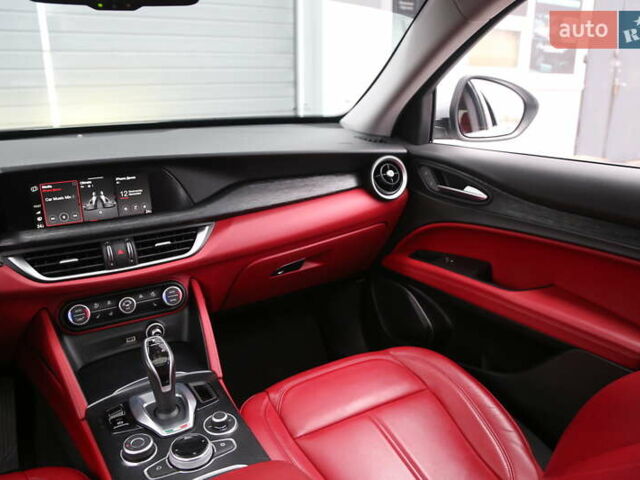 Серый Альфа Ромео Стелвио, объемом двигателя 2 л и пробегом 130 тыс. км за 22900 $, фото 14 на Automoto.ua