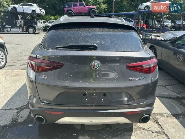 Серый Альфа Ромео Стелвио, объемом двигателя 2 л и пробегом 70 тыс. км за 11000 $, фото 11 на Automoto.ua