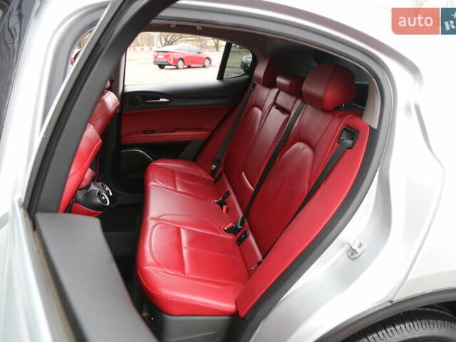 Серый Альфа Ромео Стелвио, объемом двигателя 2 л и пробегом 130 тыс. км за 22900 $, фото 9 на Automoto.ua