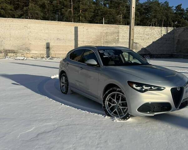 Серый Альфа Ромео Стелвио, объемом двигателя 2 л и пробегом 72 тыс. км за 24450 $, фото 3 на Automoto.ua