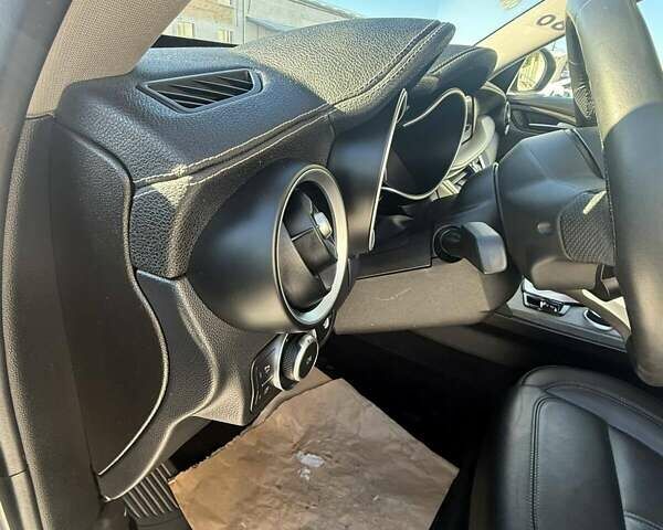 Серый Альфа Ромео Стелвио, объемом двигателя 2 л и пробегом 72 тыс. км за 24450 $, фото 17 на Automoto.ua