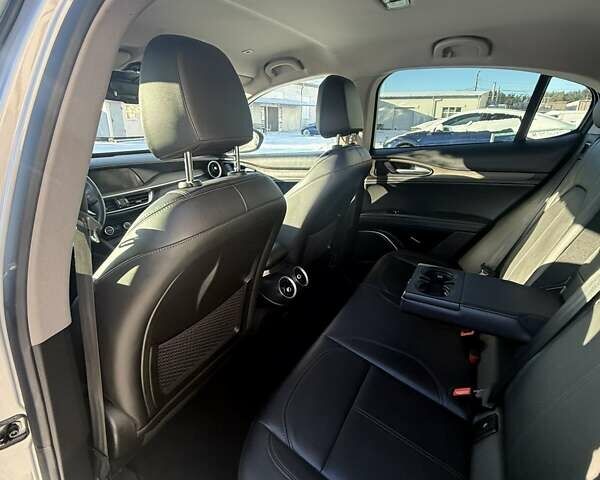 Серый Альфа Ромео Стелвио, объемом двигателя 2 л и пробегом 72 тыс. км за 24450 $, фото 11 на Automoto.ua