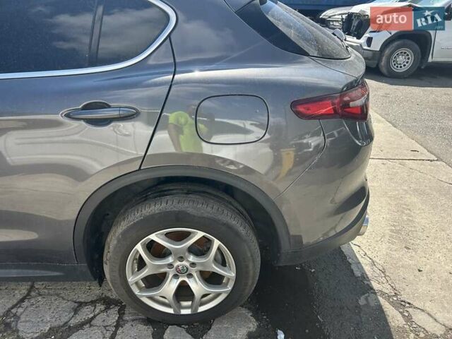 Серый Альфа Ромео Стелвио, объемом двигателя 2 л и пробегом 70 тыс. км за 11000 $, фото 1 на Automoto.ua