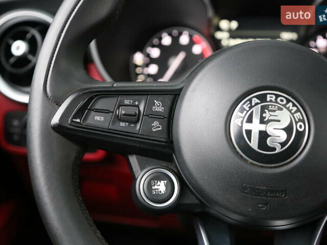 Серый Альфа Ромео Стелвио, объемом двигателя 2 л и пробегом 130 тыс. км за 22900 $, фото 17 на Automoto.ua