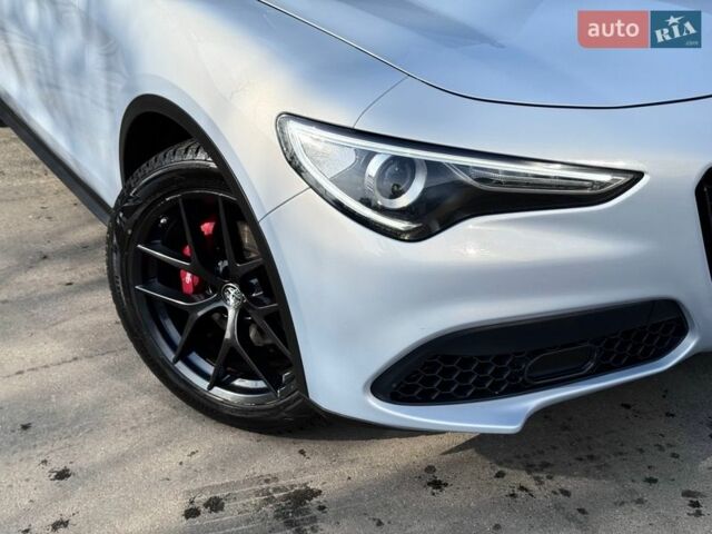 Сірий Альфа Ромео Стелвіо, об'ємом двигуна 2 л та пробігом 89 тис. км за 25000 $, фото 9 на Automoto.ua