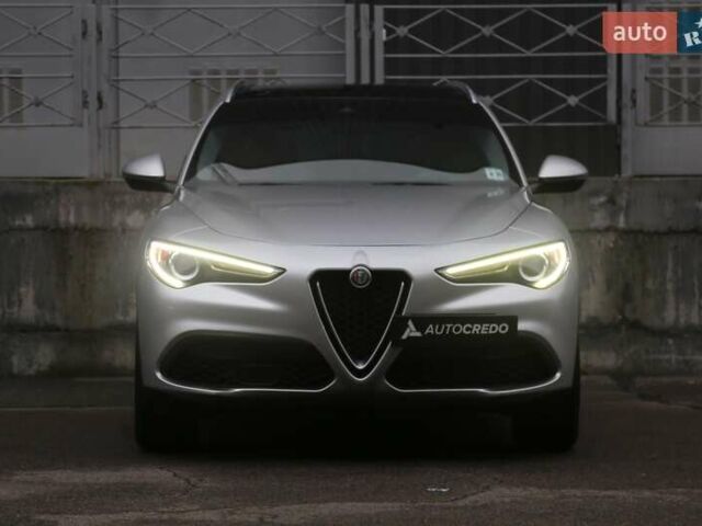 Серый Альфа Ромео Стелвио, объемом двигателя 2 л и пробегом 130 тыс. км за 22900 $, фото 1 на Automoto.ua