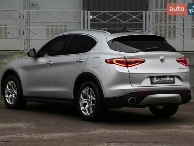 Серый Альфа Ромео Стелвио, объемом двигателя 2 л и пробегом 130 тыс. км за 22900 $, фото 4 на Automoto.ua