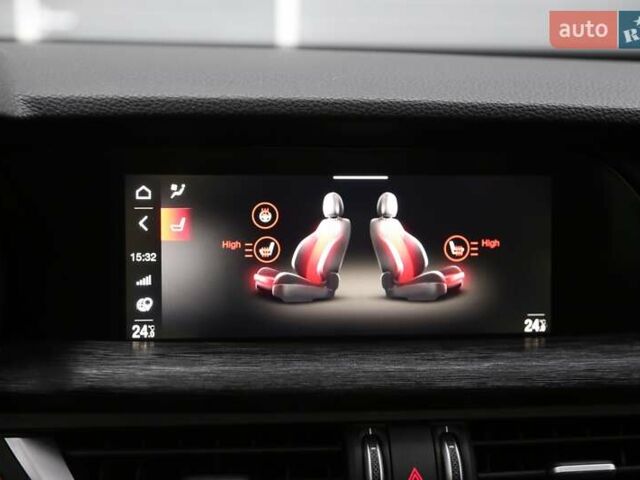 Серый Альфа Ромео Стелвио, объемом двигателя 2 л и пробегом 130 тыс. км за 22900 $, фото 19 на Automoto.ua