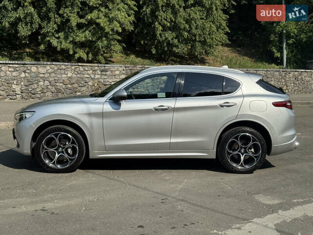 Серый Альфа Ромео Стелвио, объемом двигателя 2 л и пробегом 36 тыс. км за 31400 $, фото 9 на Automoto.ua