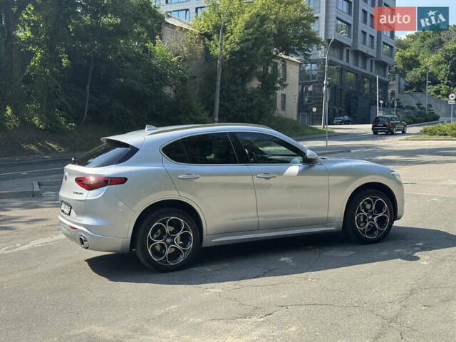 Серый Альфа Ромео Стелвио, объемом двигателя 2 л и пробегом 36 тыс. км за 31400 $, фото 6 на Automoto.ua
