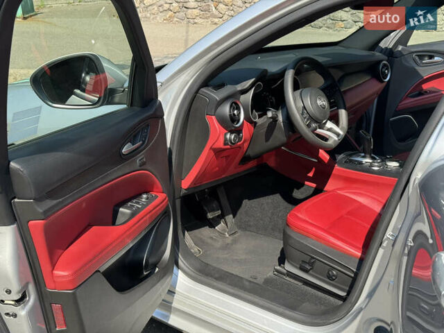 Серый Альфа Ромео Стелвио, объемом двигателя 2 л и пробегом 36 тыс. км за 31400 $, фото 15 на Automoto.ua