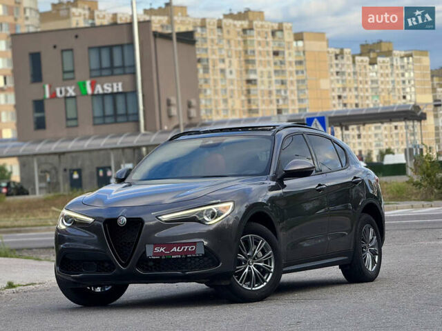 Серый Альфа Ромео Стелвио, объемом двигателя 2 л и пробегом 70 тыс. км за 27500 $, фото 75 на Automoto.ua