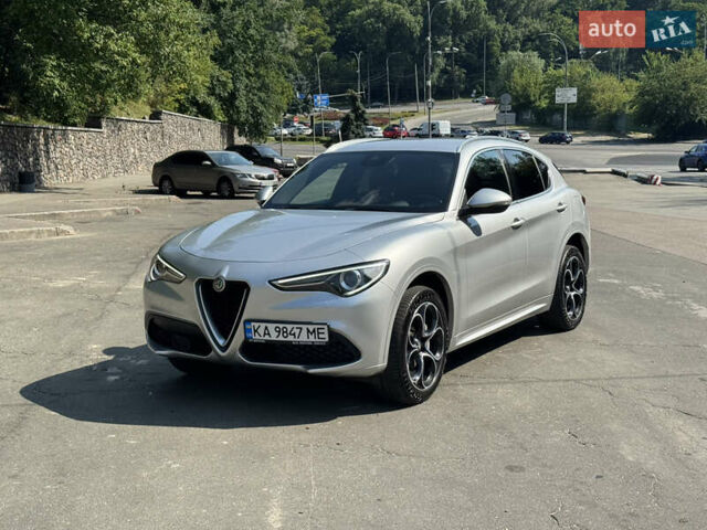 Сірий Альфа Ромео Стелвіо, об'ємом двигуна 2 л та пробігом 36 тис. км за 32900 $, фото 1 на Automoto.ua
