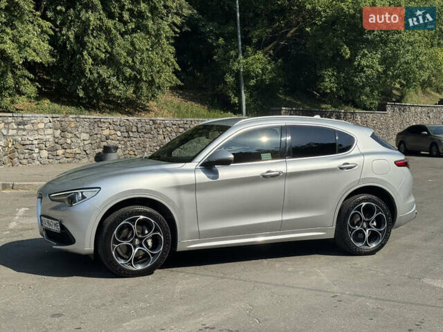 Серый Альфа Ромео Стелвио, объемом двигателя 2 л и пробегом 36 тыс. км за 31400 $, фото 10 на Automoto.ua