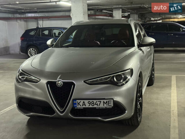 Серый Альфа Ромео Стелвио, объемом двигателя 2 л и пробегом 36 тыс. км за 31400 $, фото 37 на Automoto.ua