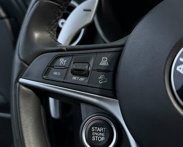 Синий Альфа Ромео Стелвио, объемом двигателя 2 л и пробегом 130 тыс. км за 16300 $, фото 9 на Automoto.ua