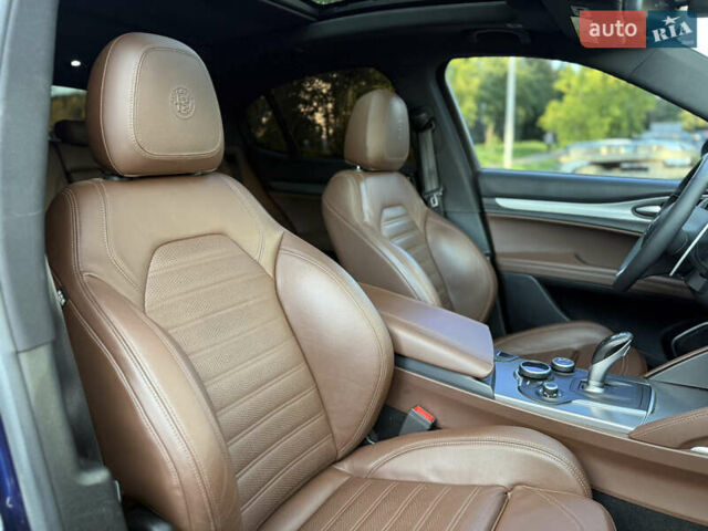 Синій Альфа Ромео Стелвіо, об'ємом двигуна 2 л та пробігом 145 тис. км за 18900 $, фото 62 на Automoto.ua