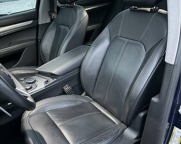 Синий Альфа Ромео Стелвио, объемом двигателя 2 л и пробегом 130 тыс. км за 16300 $, фото 10 на Automoto.ua