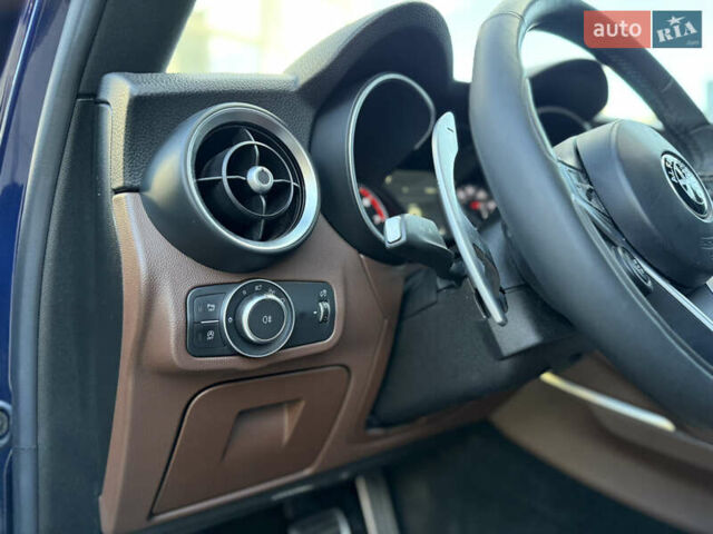 Синій Альфа Ромео Стелвіо, об'ємом двигуна 2 л та пробігом 145 тис. км за 18900 $, фото 35 на Automoto.ua