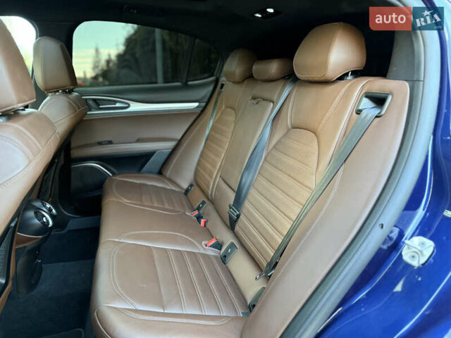 Синій Альфа Ромео Стелвіо, об'ємом двигуна 2 л та пробігом 145 тис. км за 18900 $, фото 52 на Automoto.ua