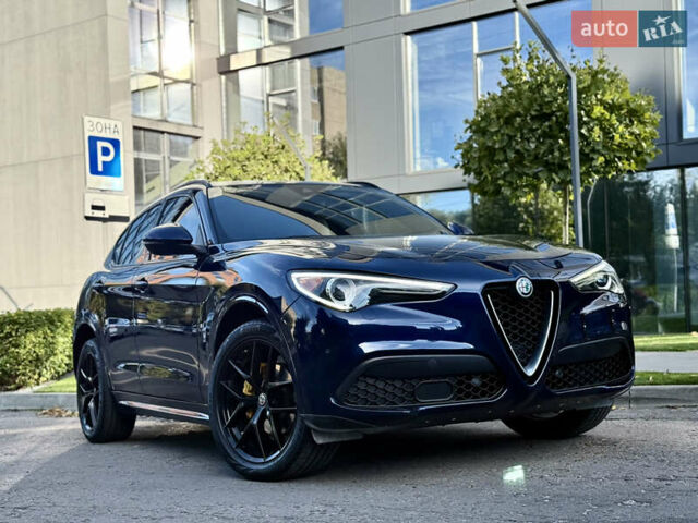 Синій Альфа Ромео Стелвіо, об'ємом двигуна 2 л та пробігом 145 тис. км за 18900 $, фото 5 на Automoto.ua