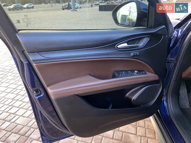 Синій Альфа Ромео Стелвіо, об'ємом двигуна 2 л та пробігом 135 тис. км за 22700 $, фото 23 на Automoto.ua