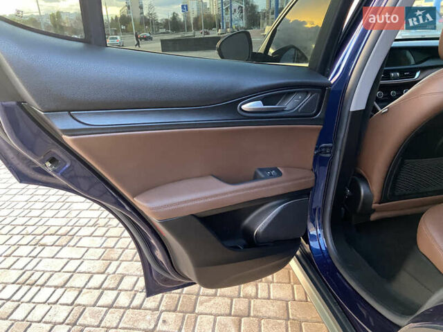 Синій Альфа Ромео Стелвіо, об'ємом двигуна 2 л та пробігом 135 тис. км за 22700 $, фото 26 на Automoto.ua